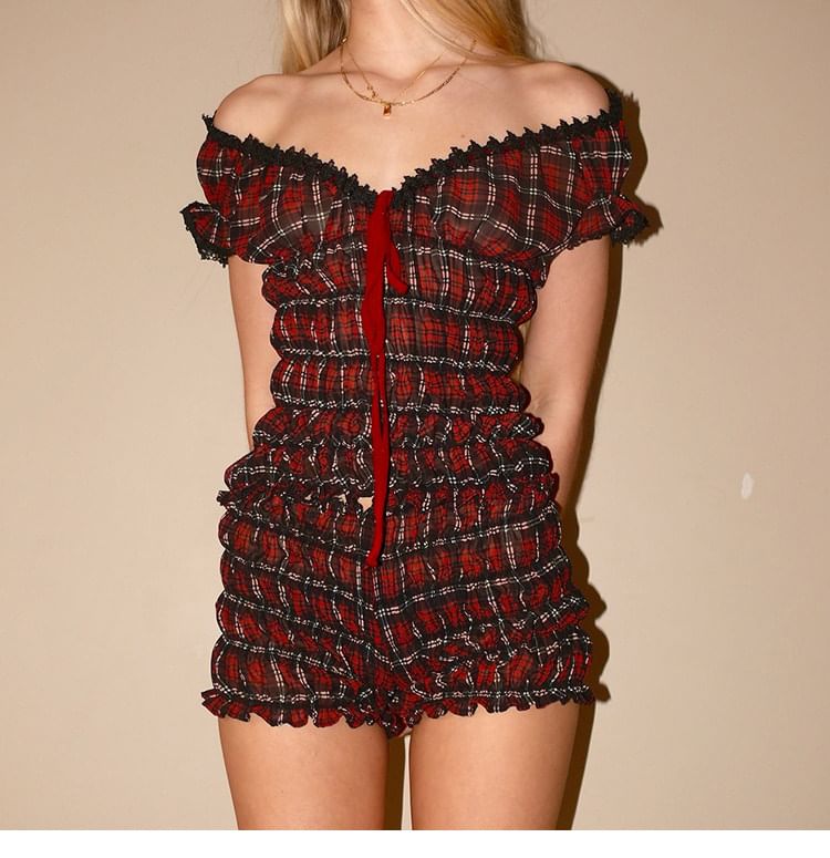 Dotted Crop Top Set with Mid Rise Shorts
