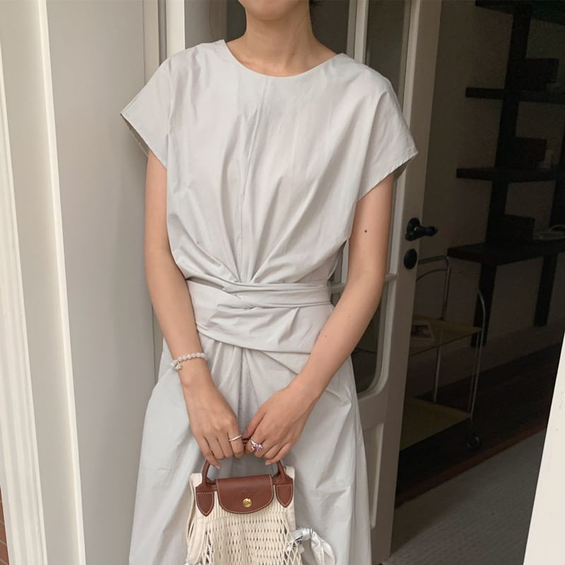 Short-Sleeve Crew Neck Plain Tie Waist Maxi A-Line Dress