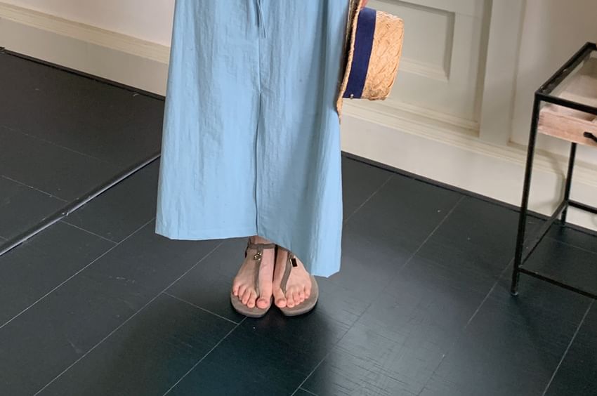 Sleeveless V-Neck Plain Peplum Slit Maxi A-Line Dress