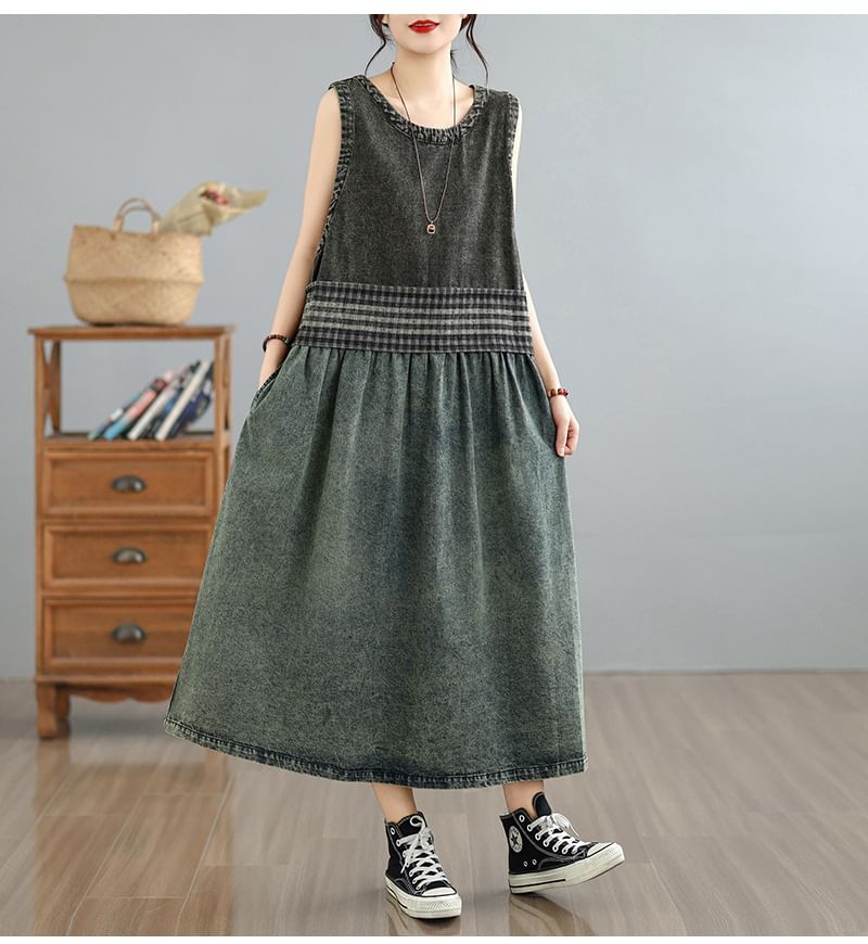 Sleeveless Round Neck Patchwork Washed Denim Maxi Smock Dress