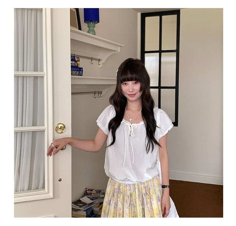 Frilled Tie-Neck Short-Sleeve Blouse