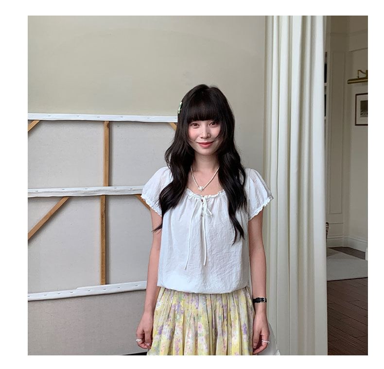 Frilled Tie-Neck Short-Sleeve Blouse