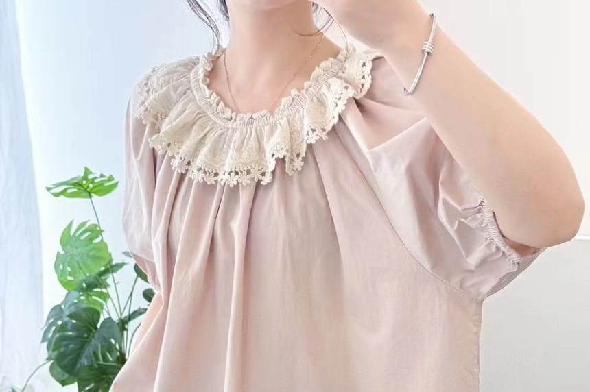 Short-Sleeve Lace Ruffle Plain Blouse