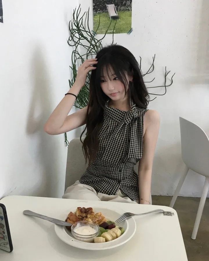 Stand Collar Gingham Ruched Button Crop Tank