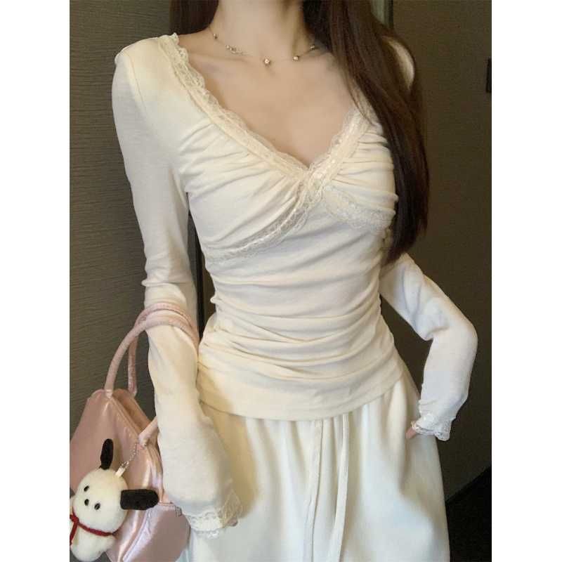 Long-Sleeve V-Neck Lace Trim Ruched Slim Fit T-Shirt