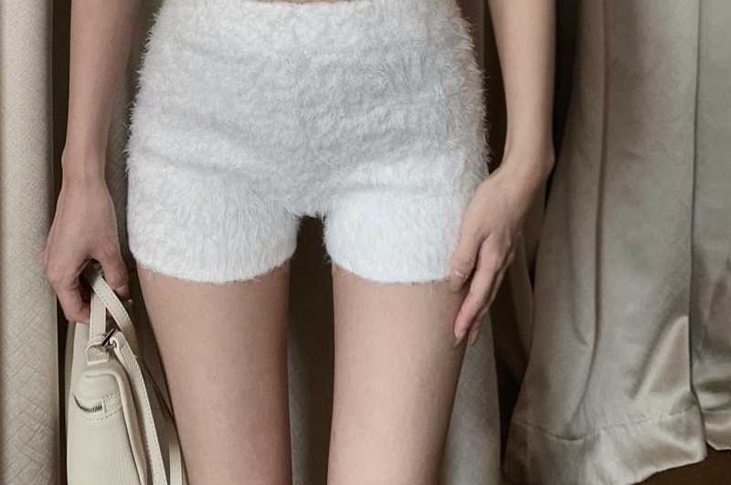 V-Neck Lace Trim Velvet Crop Camisole Top