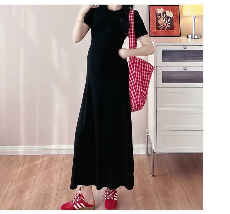 Maternity Short-Sleeve Crew Neck Plain Maxi T-Shirt Dress
