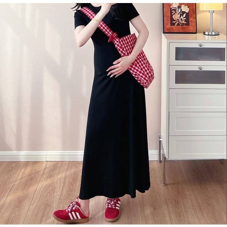Maternity Short-Sleeve Crew Neck Plain Maxi T-Shirt Dress