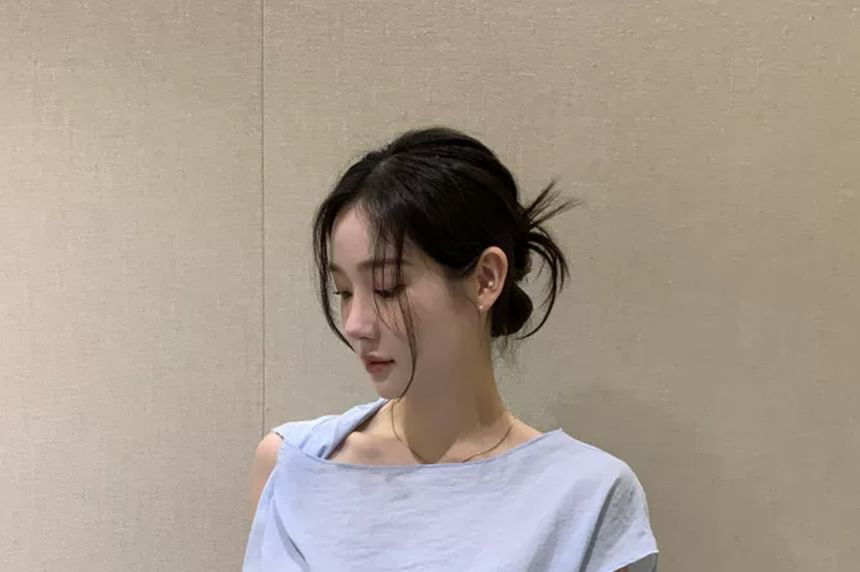 Twisted V-Neck Cap-Sleeve Tee