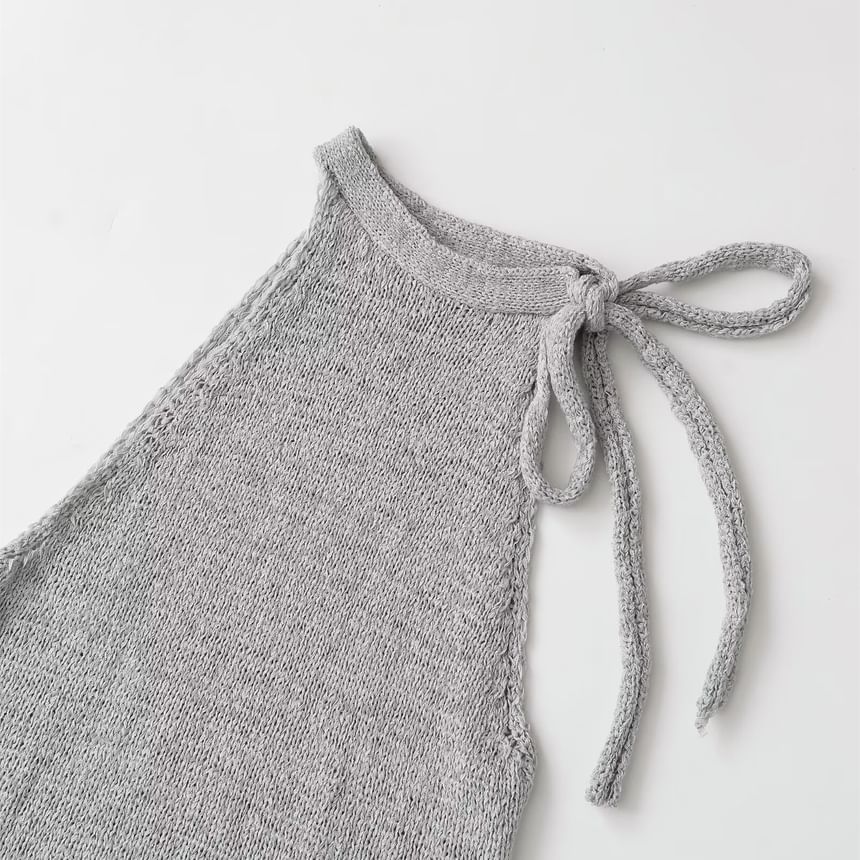 Plain Halter Neck Crop Knit Top