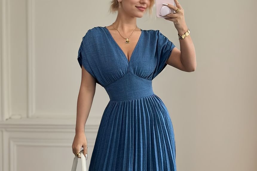 Sleeveless V-Neck Plain Ruched Maxi Pleated A-Line Dress