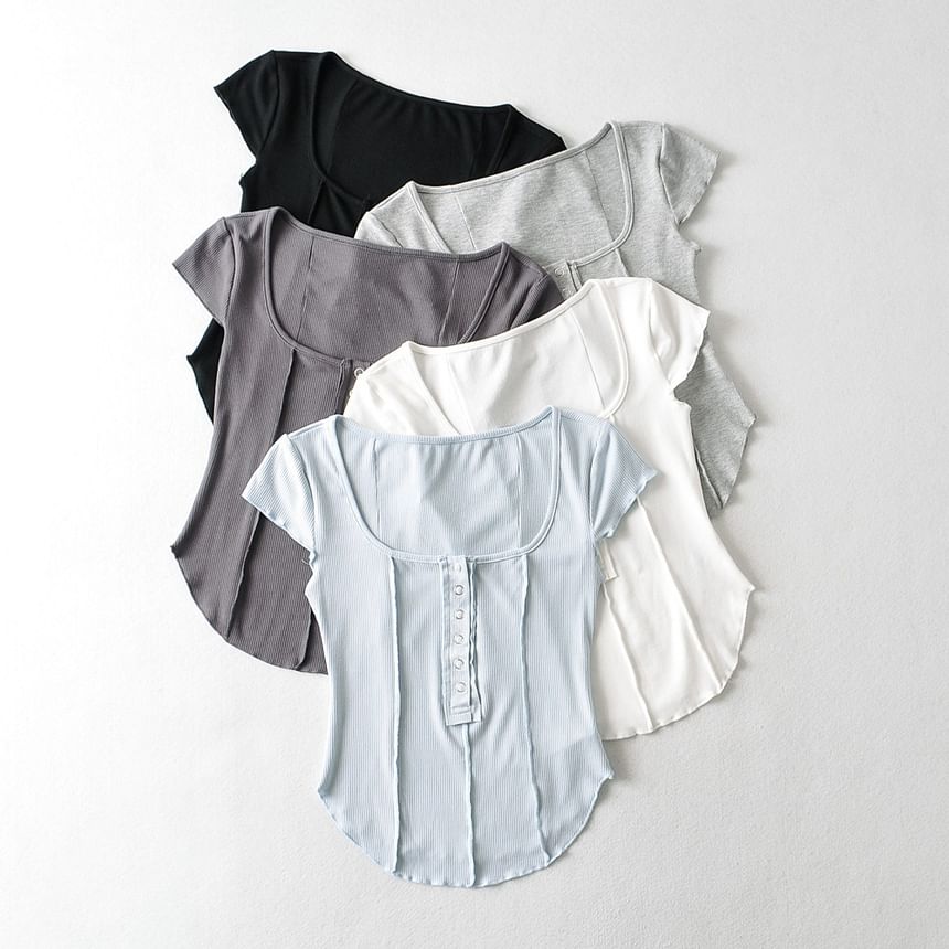 Ribbed Half-Buttoned Crop Scoop Neck Short Tee