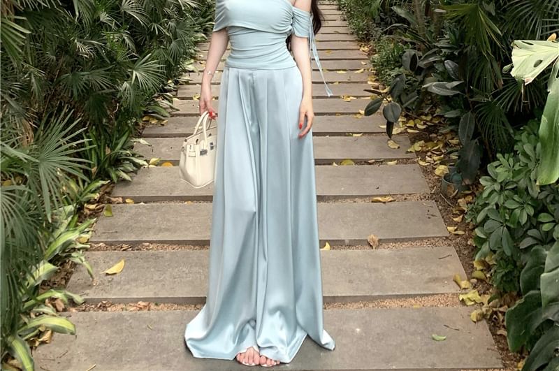 Off-Shoulder Ruched Slim Fit Top with High Waist Culottes Set