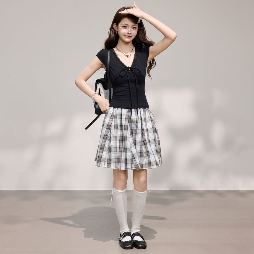 Cap-Sleeve V-Neck Plain Lace Trim T-Shirt