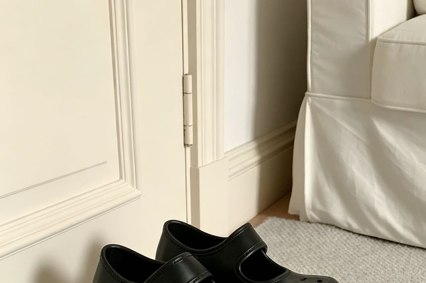 Platform Perforated Plain Sandals