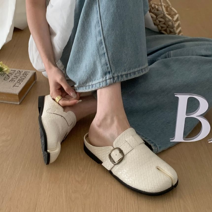 Split Toe Plain Buckled Faux Leather Flat Mules