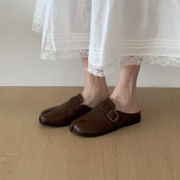 Split Toe Plain Buckled Faux Leather Flat Mules