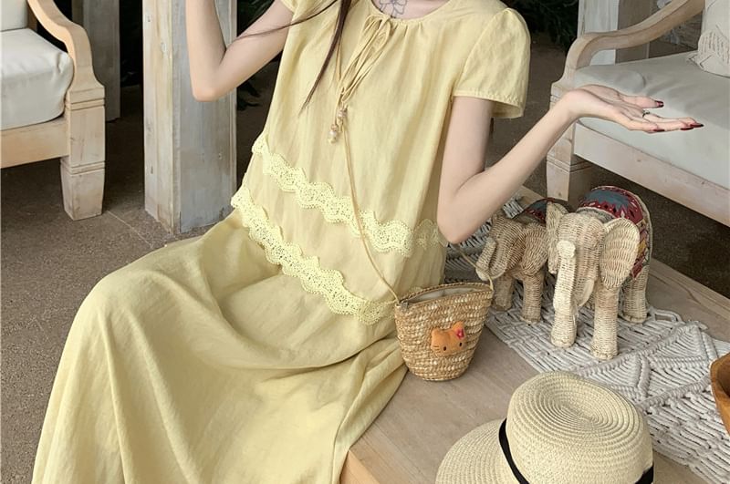 Short-Sleeve Round Neck Plain Lace Trim Blouse / Mid Rise Maxi A-Line Skirt
