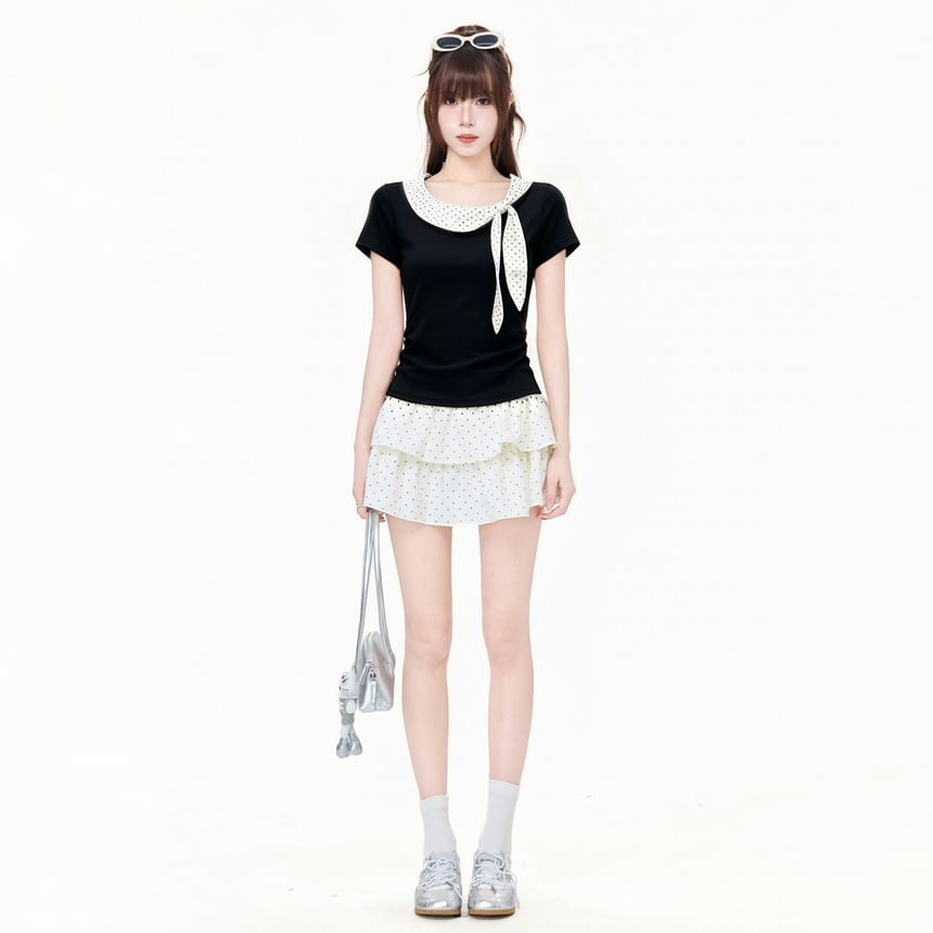 Polka Dot Knotted Fitted Tee with Short Sleeves