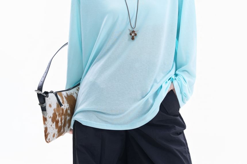 V-Neck Contrast Trim Long-Sleeve T-Shirt