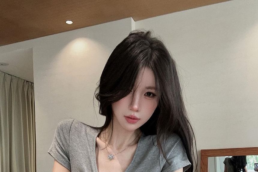 Short-Sleeve V-Neck Striped Panel Knot Detail T-Shirt