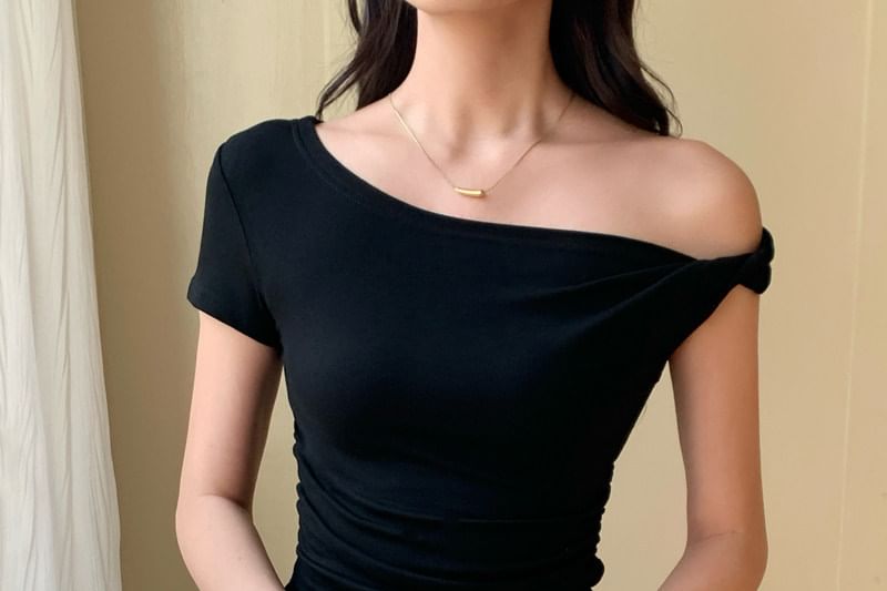 Short Sleeve Cold Shoulder Plain Twisted Slim Fit Tee