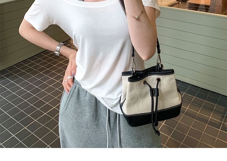 Short-Sleeve Off Shoulder Plain Asymmetrical T-Shirt