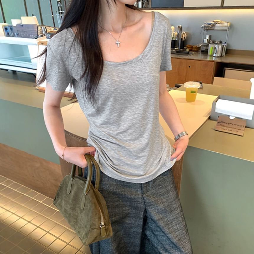 Short-Sleeve Off Shoulder Plain Asymmetrical T-Shirt