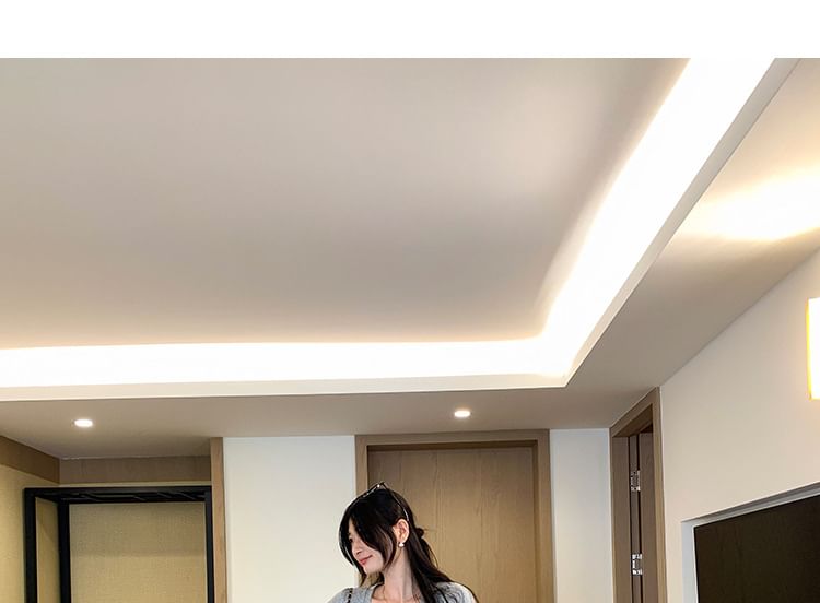 Short-Sleeve V-Neck Plain Ruched T-Shirt