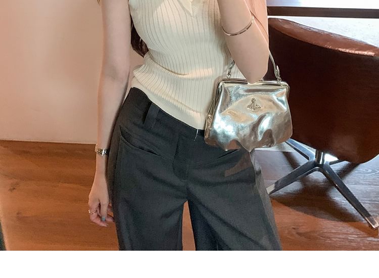 Sleeveless Collared V-Neck Plain Ribbed Knit Cropped Top
