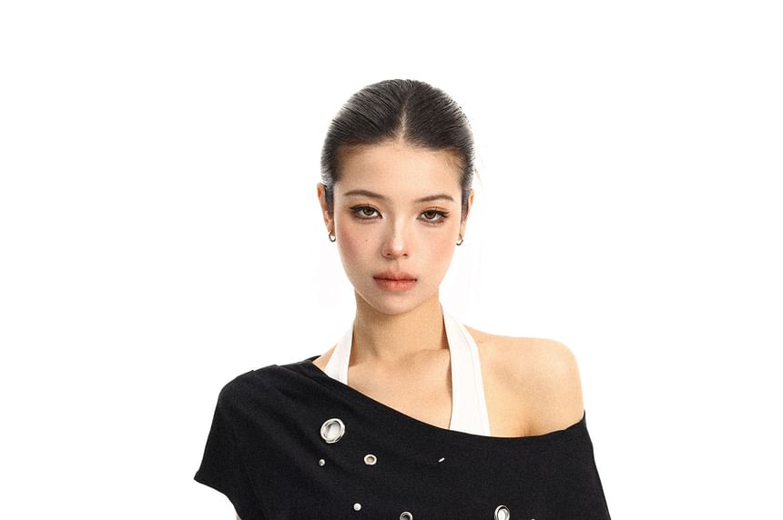 Mock Two-Piece Short-Sleeve Halter Neck Off-Shoulder Two Tone Grommet Crop T-Shirt
