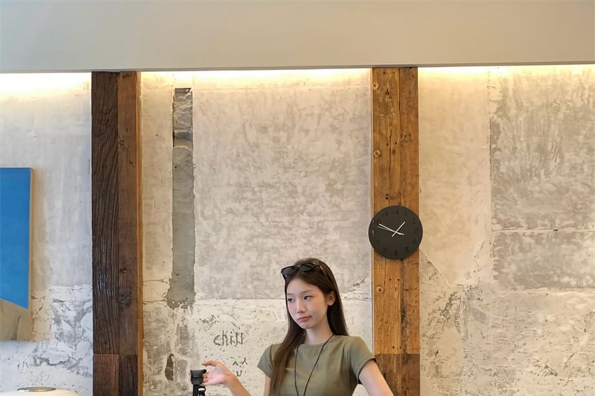 Short-Sleeve Crew Neck Plain Crop T-Shirt / Mid Rise Plain Wide Leg Pants with Scarf