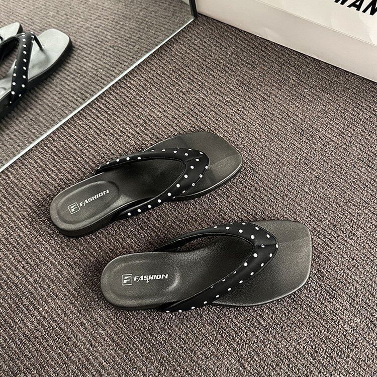 Polka Dot Flip Flop Sandals