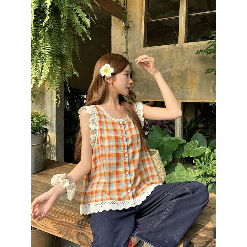 Sleeveless Plaid Lace Trim Blouse