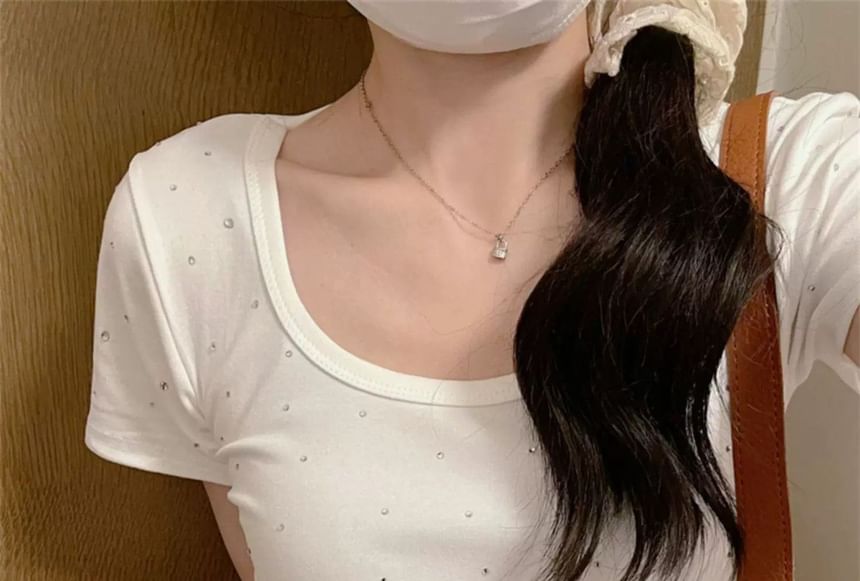 Short Sleeve Scoop Neck Plain Rhinestone T-Shirt