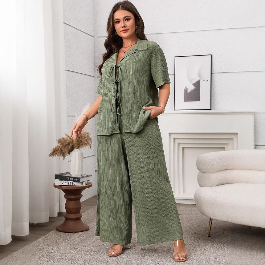 Plus Size Set: Short-Sleeve V-Neck Plain Blouse + Mid Rise Wide Leg Pants [XL-4XL]