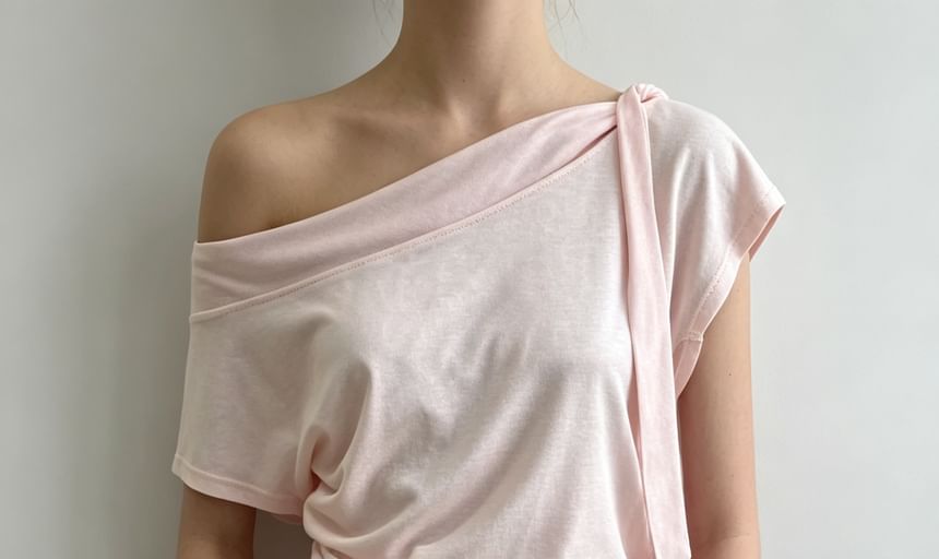 Cold Shoulder Knotted Plain Slim-Fit Short Sleeve T-Shirt