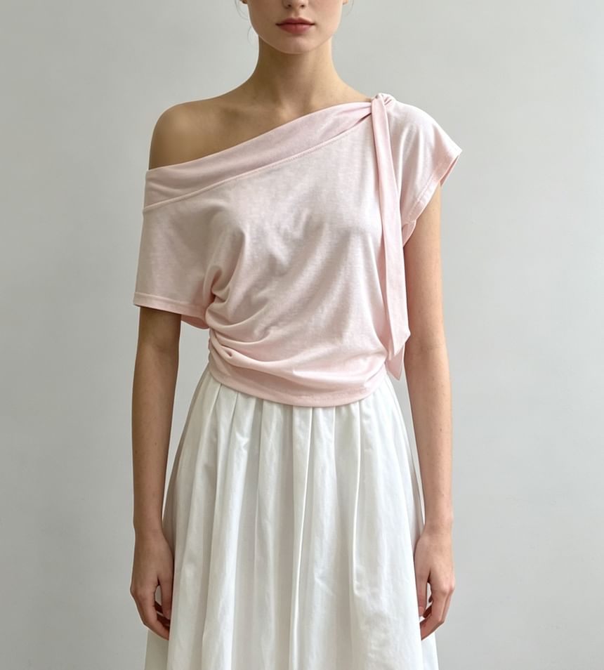 Cold Shoulder Knotted Plain Slim-Fit Short Sleeve T-Shirt