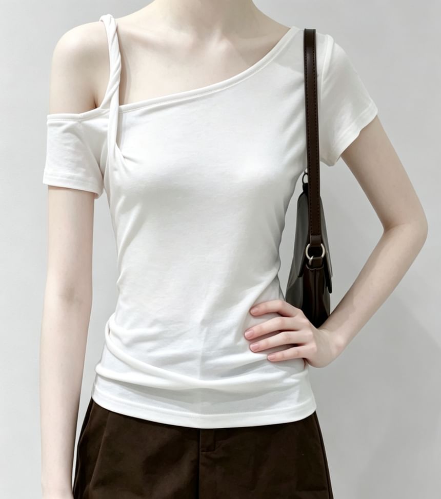 Twisted Strap Cold-Shoulder Slim Tee