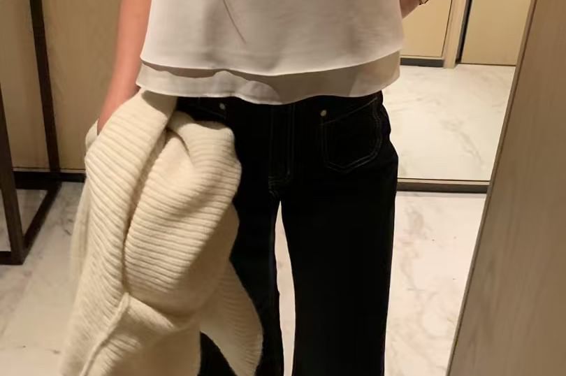 V-Neck Sleeveless Ruffle Trim Plain Top