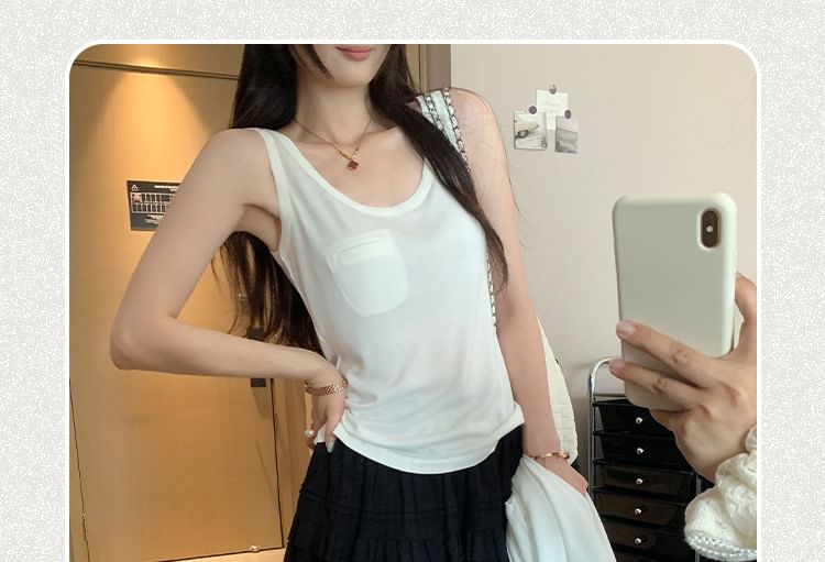 Pocketed Scoop Neck Sleeveless Tank