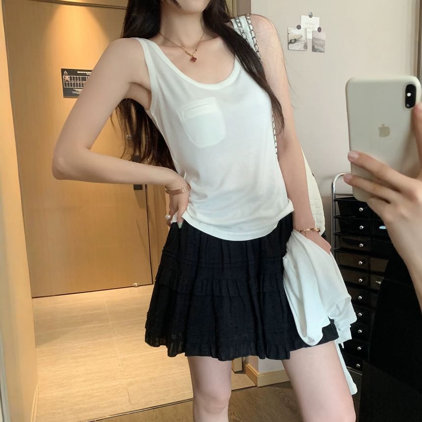Pocketed Scoop Neck Sleeveless Tank