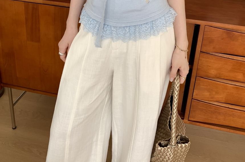 Set: Short-Sleeve Scoop Neck Lace Ruched Tee + Scarf