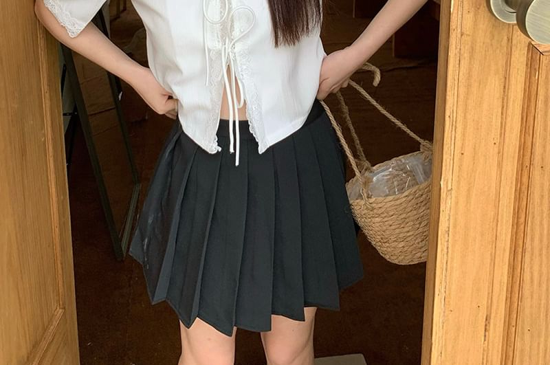 Elbow-Sleeve V-Neck Lace Trim Tie Front Crop Blouse