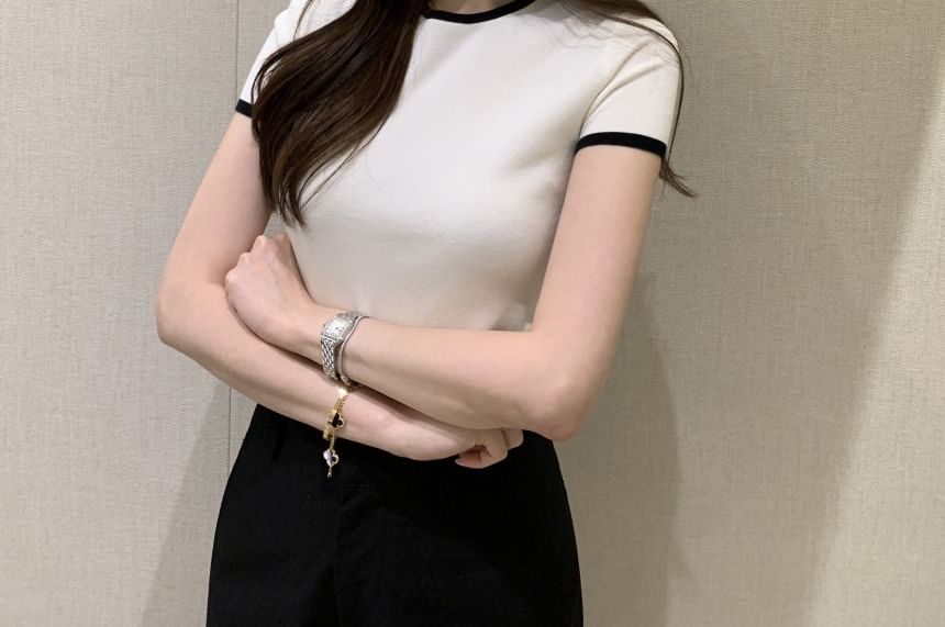 Short Sleeve Round Neck Contrast Trim Slim Fit Top