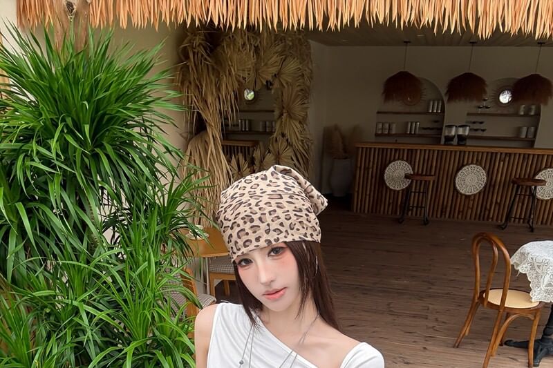 One Shoulder Asymmetrical Lace Shirred Crop Tee