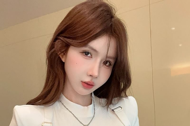 Buckled High Neck Short Sleeve Crop T-Shirt