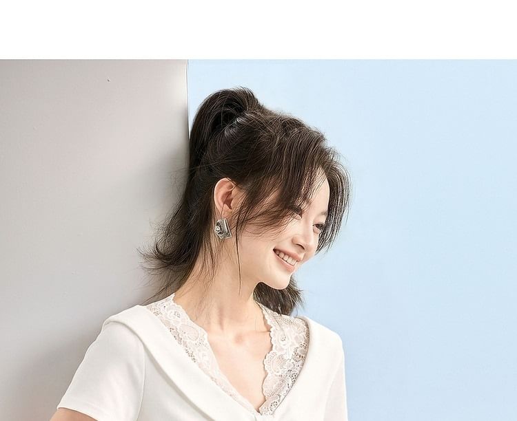 Knotted Panel Lace V-Neck Short Sleeve Top