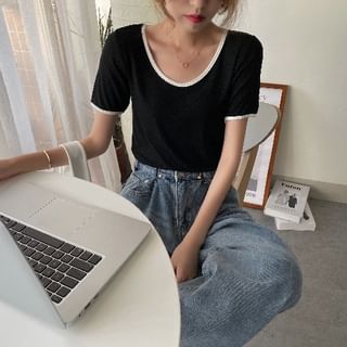 Short-Sleeve Scoop Neck Plain Contrast Trim T-Shirt