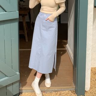 High-Waist Frayed Slit Midi Flared Skirt in Solid